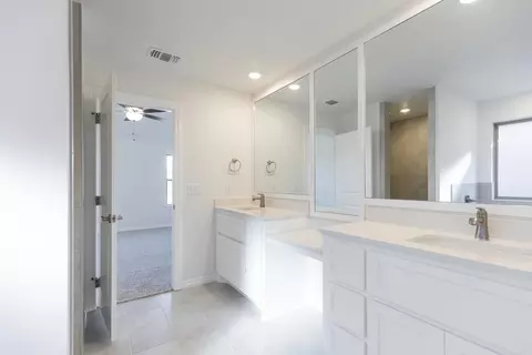 Bath - 17252 Billy Rd, Washington, OK 73093 photo 7 of 14