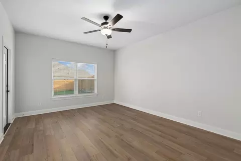 Living - 9019 Gore Cres, Converse, TX 78109 photo 2 of 3