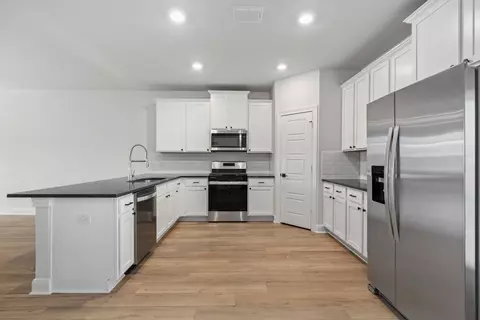 Kitchen - 9019 Gore Cres, Converse, TX 78109 photo 2 of 3