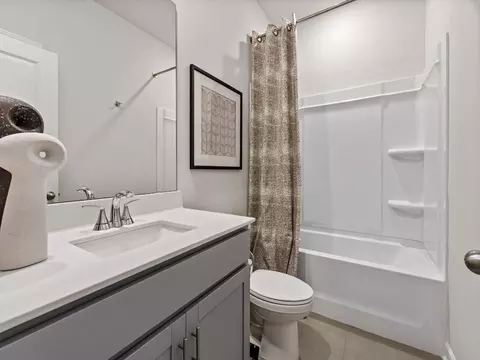 Bath - 1321 Morehead Dr, Salisbury, NC 28144 photo 4 of 4