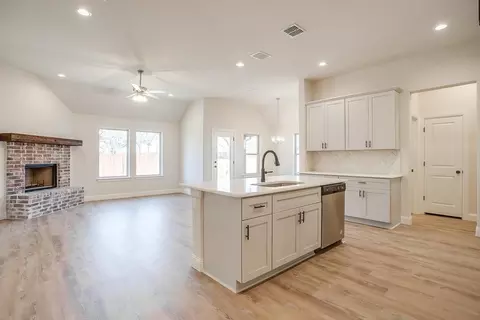 Living - Springfield Rd, Springtown, TX 76082 photo 1 of 4