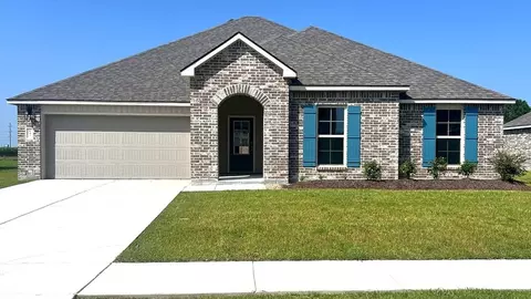 647 Griffiths Ct, Breaux Bridge, LA 70517