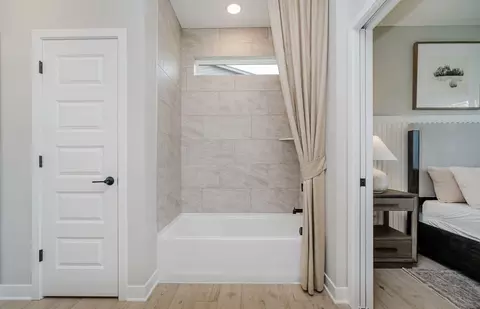 Bath - 14481 Devonport Dr, Carmel, IN 46033 photo 6 of 6