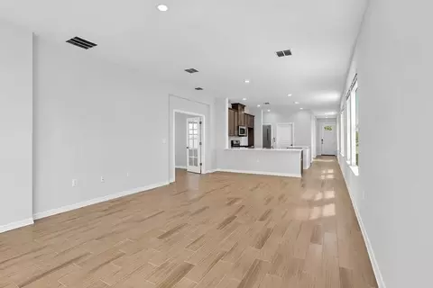Living - 32472 Sea Loch Loop, Mount Dora, FL 32757 photo 2 of 3