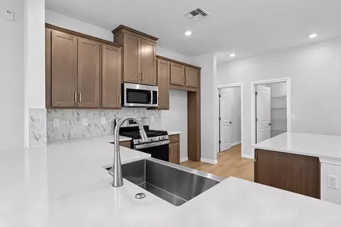 Kitchen - 32472 Sea Loch Loop, Mount Dora, FL 32757 photo 1 of 11