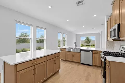 Kitchen - 32472 Sea Loch Loop, Mount Dora, FL 32757 photo 2 of 11
