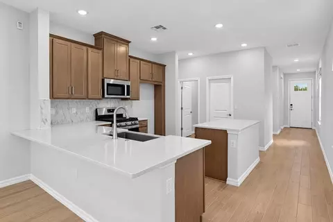 Entry Way - 32472 Sea Loch Loop, Mount Dora, FL 32757 photo 4 of 10
