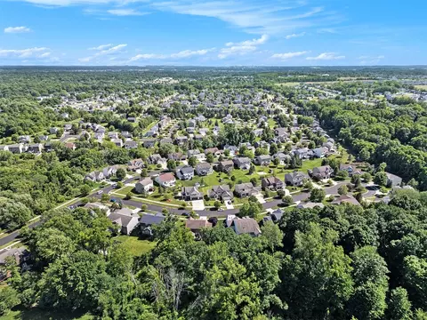 View/Area - 3105 Hollace Dr, Jenison, MI 49428 photo 10 of 14