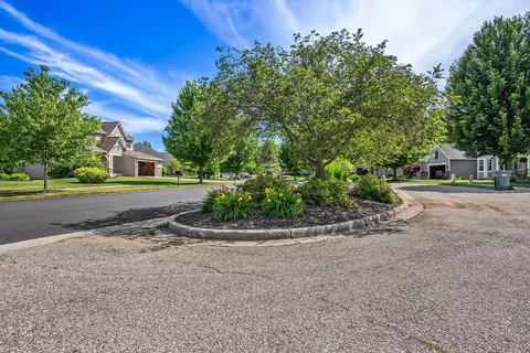 Exterior - 3105 Hollace Dr, Jenison, MI 49428 photo 4 of 7