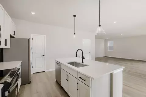 Kitchen - 618 Noola St, Windsor, CO 80550 photo 2 of 3