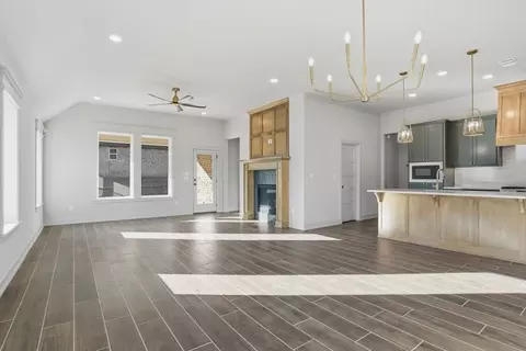 Living - 7215 E Queens Pl, Broken Arrow, OK 74014 photo 1 of 4