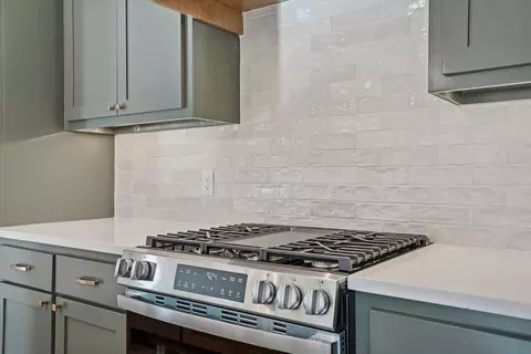 Kitchen - 7215 E Queens Pl, Broken Arrow, OK 74014 photo 1 of 2