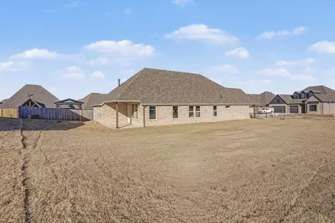 Exterior - 7215 E Queens Pl, Broken Arrow, OK 74014 photo 2 of 3