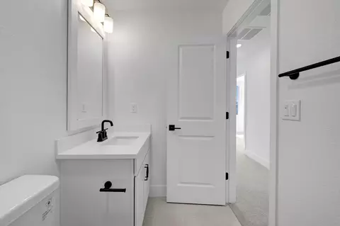 Bath - 1347 Eiffel Dr, Arboga, CA 95961 photo 3 of 5
