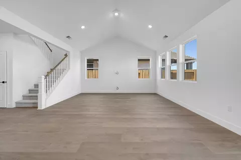 Living - 1347 Eiffel Dr, Arboga, CA 95961 photo 4 of 5