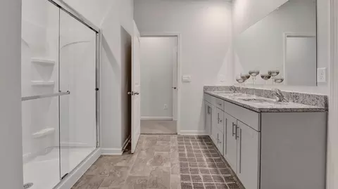 Bath - 117 Gateway Dr, Jackson, TN 38305 photo 2 of 8