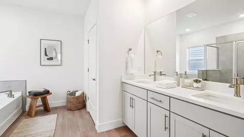 Bath - 4428 SW 69th St, Ocala, FL 34474 photo 1 of 5