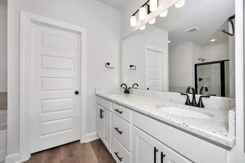 Bath - Quints Drive, Athens, AL 35613 photo 1 of 3