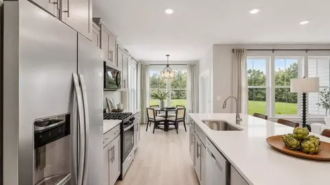Kitchen - 227 Hydrangea Way, Winchester, VA 22602 photo 5 of 8