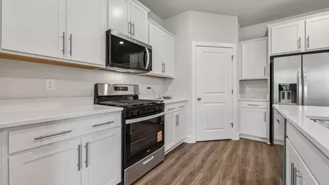 Kitchen - 227 Hydrangea Way, Winchester, VA 22602 photo 3 of 8
