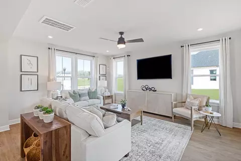 Living - 512 Kemp Dr, Hermitage, TN 37076 photo 5 of 5