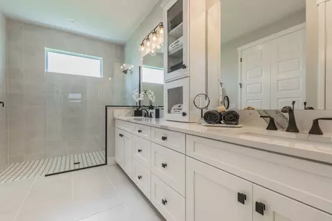 Bath - 3776 142nd Ter E, Parrish, FL 34219 photo 1 of 2