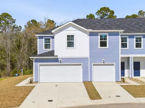 585 Sandy Hollow Dr, Jacksonville, NC 28540