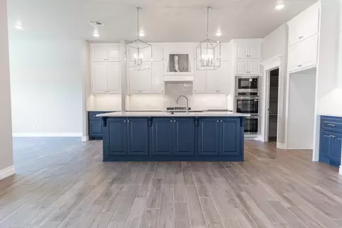 Kitchen - 2913 E Northampton St, Broken Arrow, OK 74014 photo 1 of 3