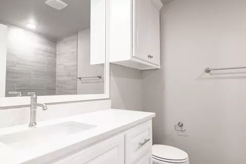 Bath - 2913 E Northampton St, Broken Arrow, OK 74014 photo 6 of 11