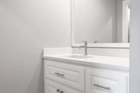 Bath - 2913 E Northampton St, Broken Arrow, OK 74014 photo 10 of 11