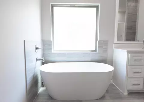 Bath - 2913 E Northampton St, Broken Arrow, OK 74014 photo 3 of 11