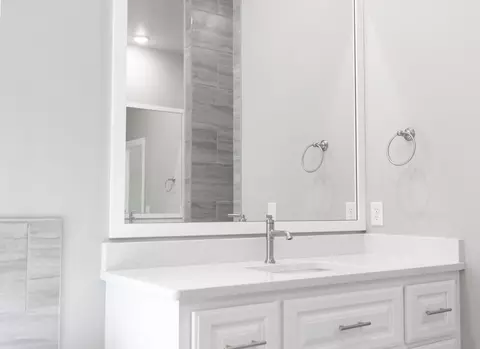 Bath - 2913 E Northampton St, Broken Arrow, OK 74014 photo 2 of 11