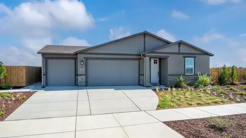 Exterior - 7527 Savannah Height Ave, Bakersfield, CA 93313 photo 2 of 2