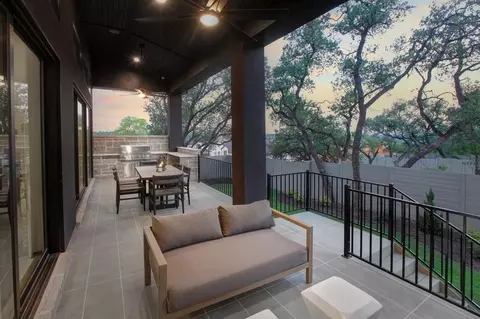 Exterior - 708 High Summit Dr, Georgetown, TX 78628 photo 5 of 6