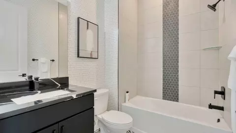 Bath - 12243 White Blossom Ct, Parrish, FL 34219 photo 9 of 12