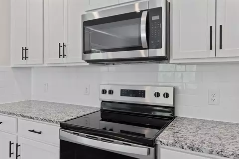 Kitchen - 26 Hibiscus Dr Hampstead, Hampstead, NC 28443 photo 2 of 4