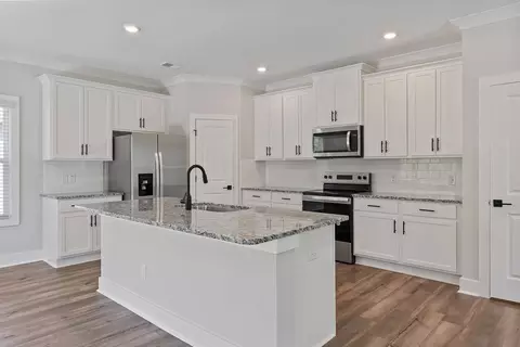 Kitchen - 26 Hibiscus Dr Hampstead, Hampstead, NC 28443 photo 1 of 4
