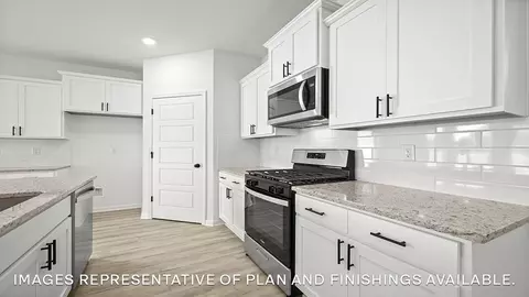 Kitchen - 40722 Cara Mae St, Slidell, LA 70461 photo 2 of 2