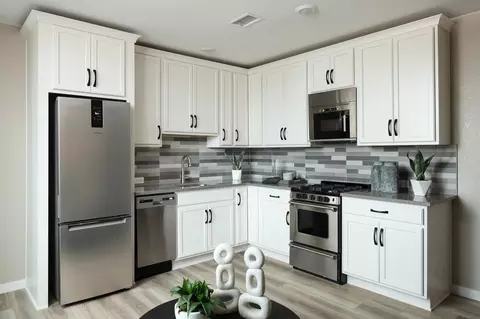 Kitchen - 11720 Verse Rd, Lone Tree, CO 80124 photo 3 of 5