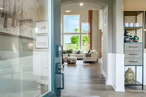Entry Way - 3801 Circollo Dr, Covington, KY 41017 photo 9 of 10