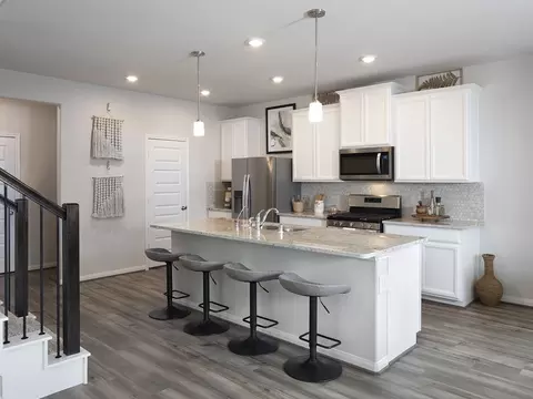 707 Sandy Bay Ln, Kemah, TX 77565
