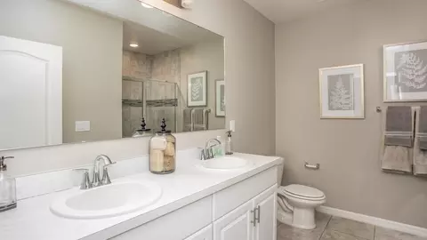 Bath - 14055 Spring Hill Dr, Spring Hill, FL 34609 photo 3 of 3