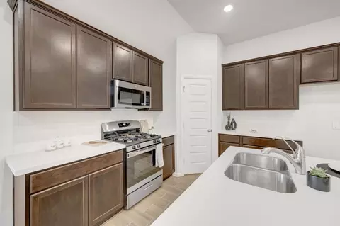 Kitchen - 8024 Butterfield Dr, Sanger, TX 76266 photo 1 of 3