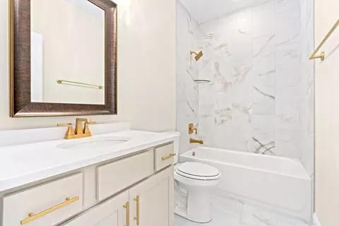 Bath - 127 Laurel Branch Dr, Dothan, AL 36305 photo 4 of 6