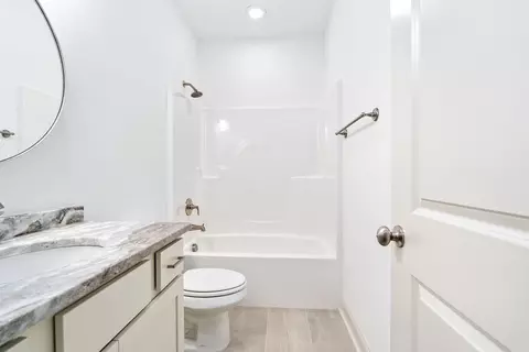 Bath - 127 Laurel Branch Dr, Dothan, AL 36305 photo 3 of 5
