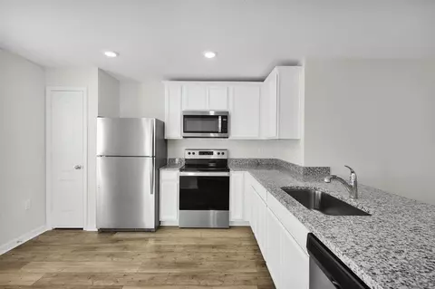Kitchen - 808 Gen D Macarthur Ave, Labelle, FL 33935 photo 1 of 3