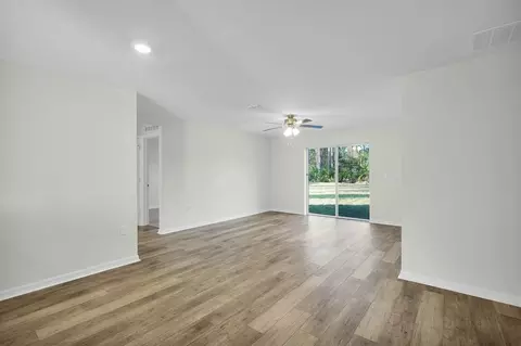 Living - 808 Gen D Macarthur Ave, Labelle, FL 33935 photo 1 of 2