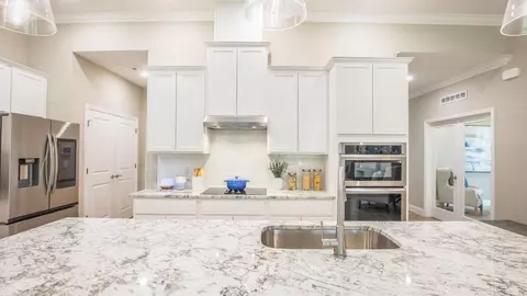 Kitchen - 14055 Spring Hill Dr, Spring Hill, FL 34609 photo 7 of 8