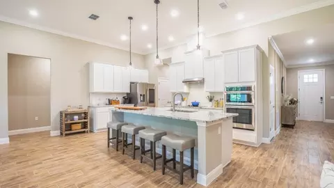 Kitchen - 14055 Spring Hill Dr, Spring Hill, FL 34609 photo 1 of 8