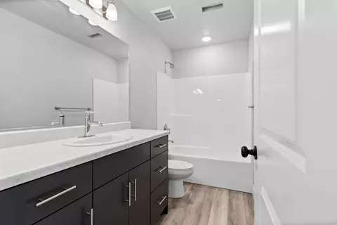 Bath - 574 N 600 W, Smithfield, UT 84335 photo 5 of 13